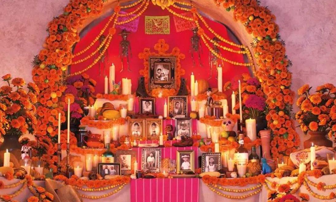 Altar por Dia de Muerto en la película Coco