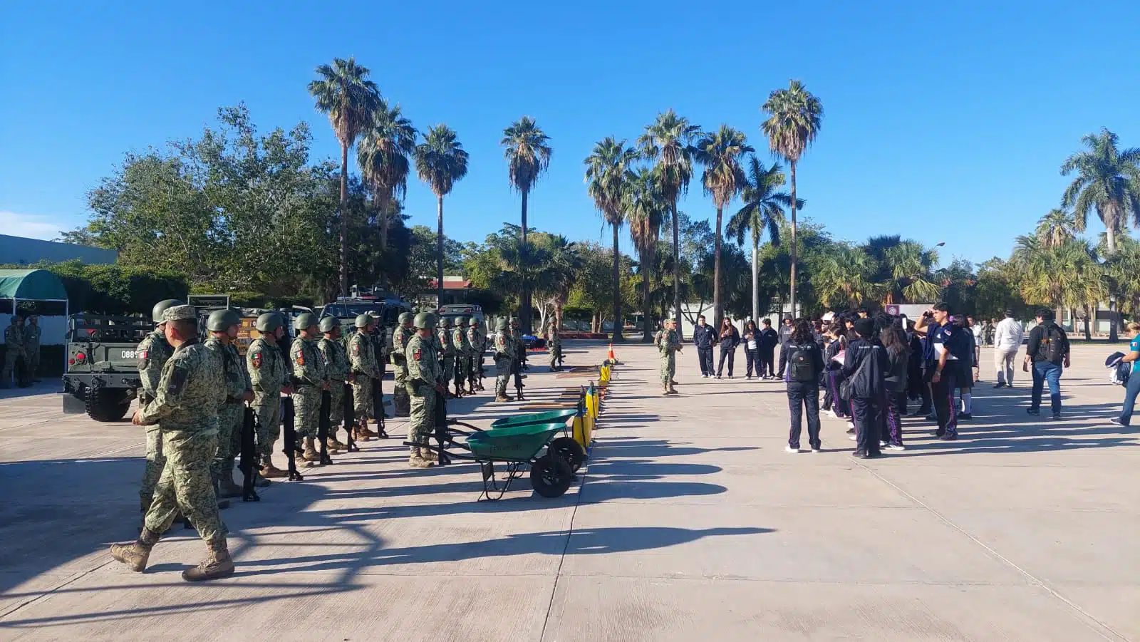 Alumnos de prepa conocen el 89 Batallón de Infantería en Ahome