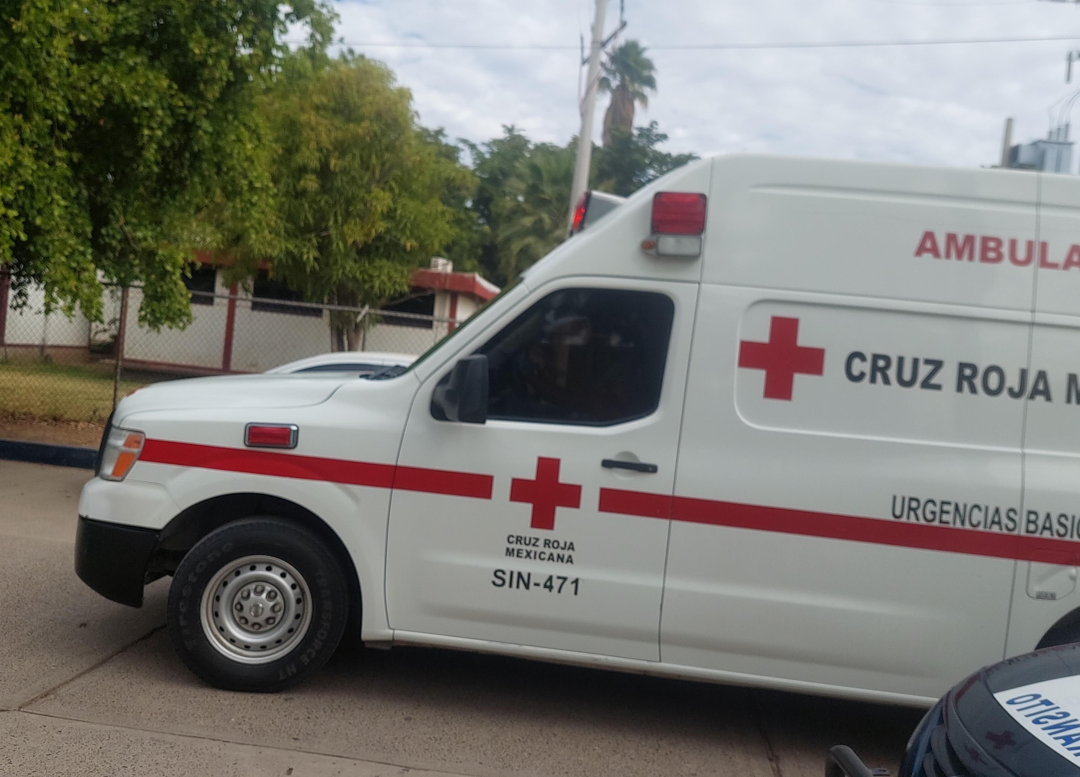 Ambulancia de la Cruz Roja en Guasave tras reporte de accidente
