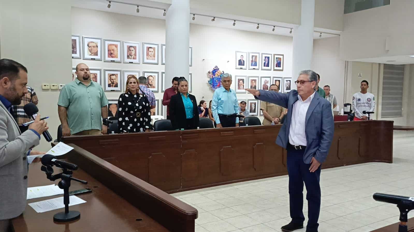 Toma de protesta de Ángel García Contreras como titular de la Operadora y Administradora de Playas de Mazatlán.