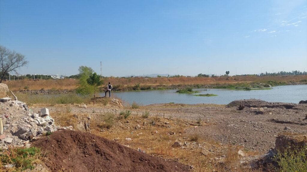 Asesinado y encadenado de los pies hallan a un hombre en el río Tamazula, al norte de Culiacán