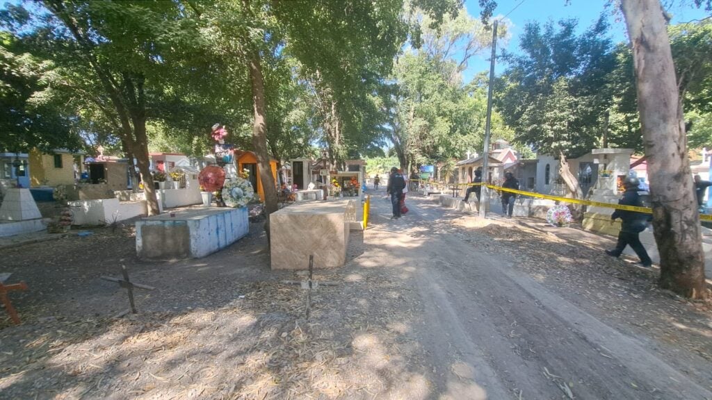 Asesinan a balazos a hombre en el panteón 21 de Marzo en Culiacán