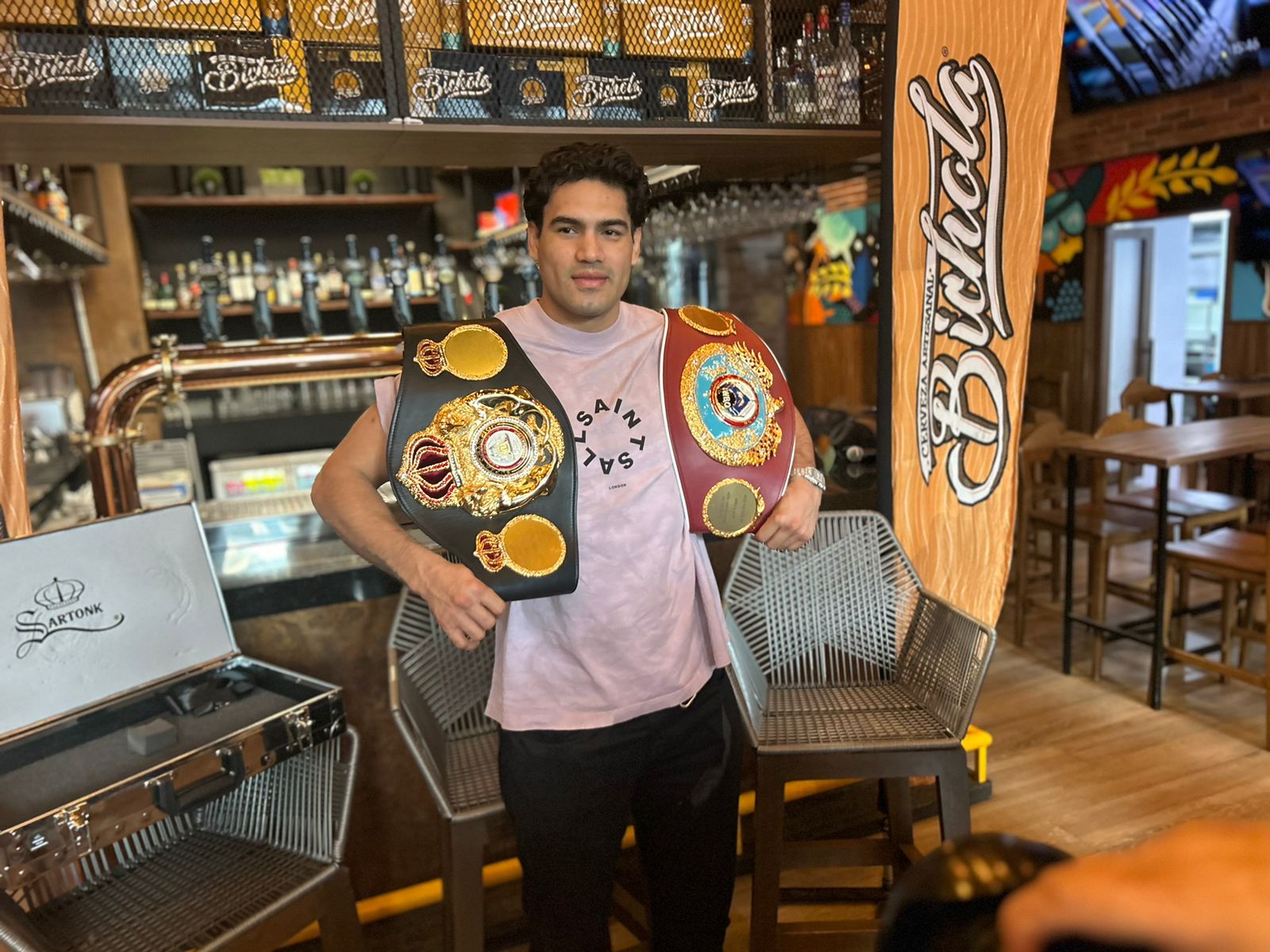 Boxeador Gilberto Zurdo Ramírez en Mazatlán