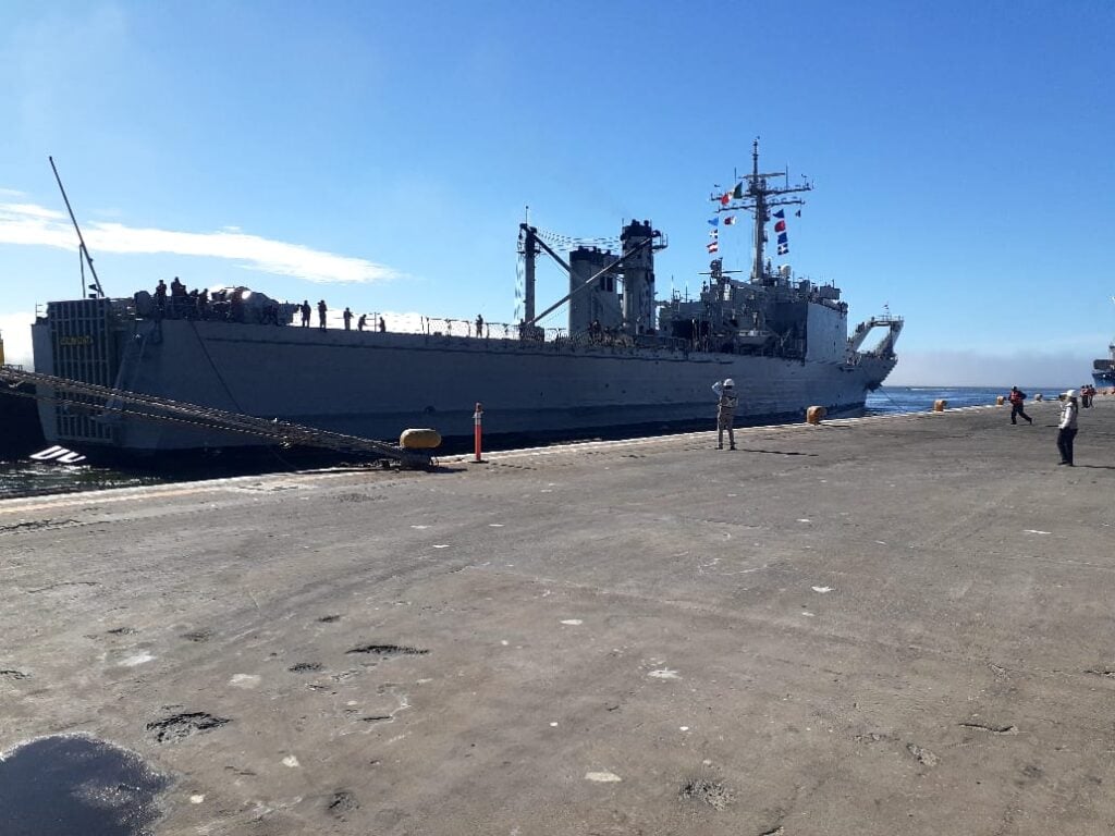 El buque ARM Usumacinta arriba al puerto de Topolobampo