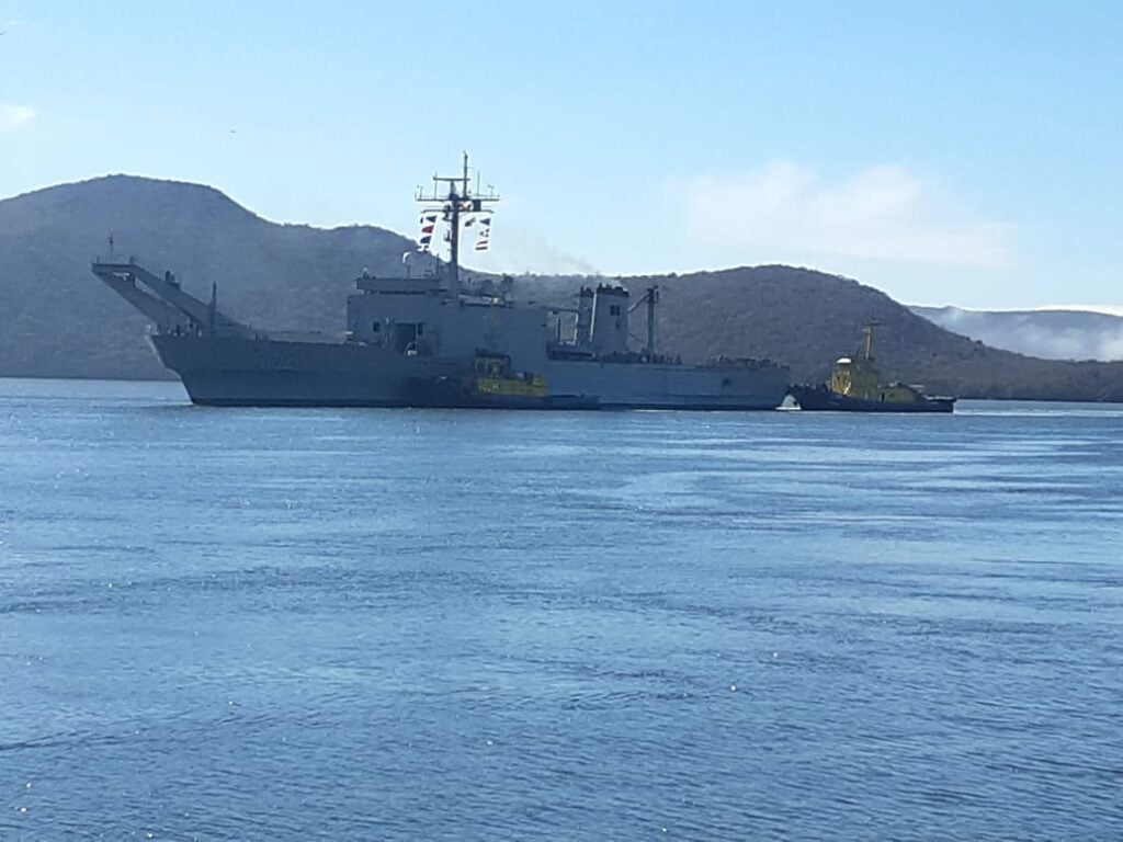 El buque ARM Usumacinta llega al puerto de Topolobampo