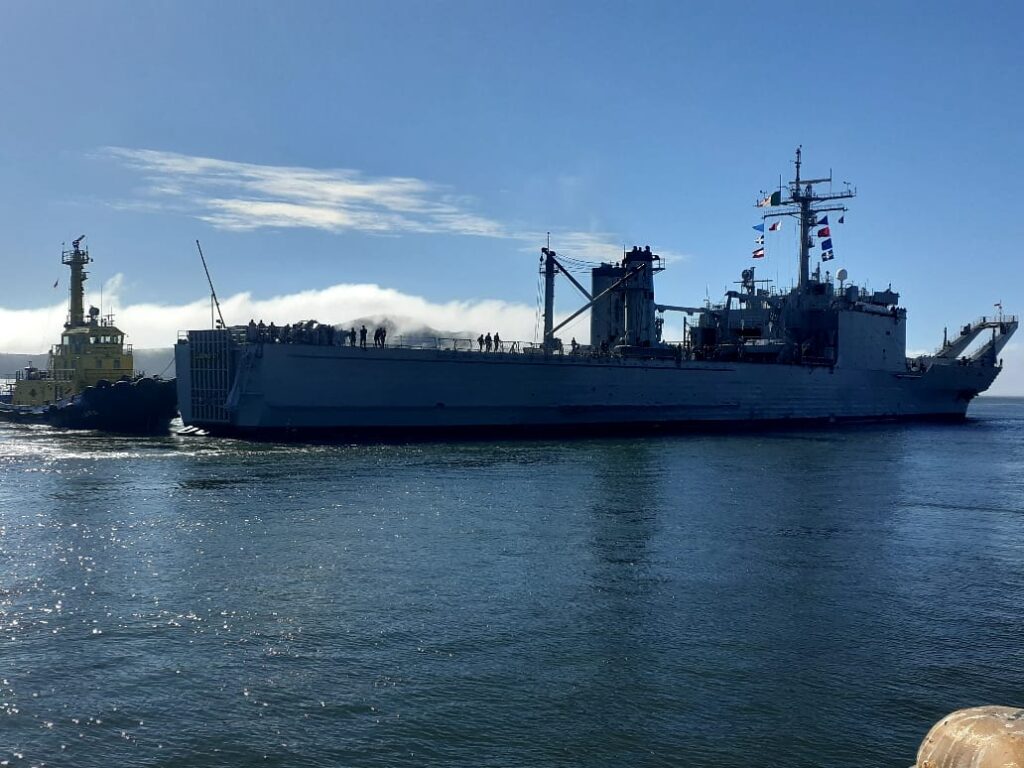 El buque ARM Usumacinta llega al puerto de Topolobampo