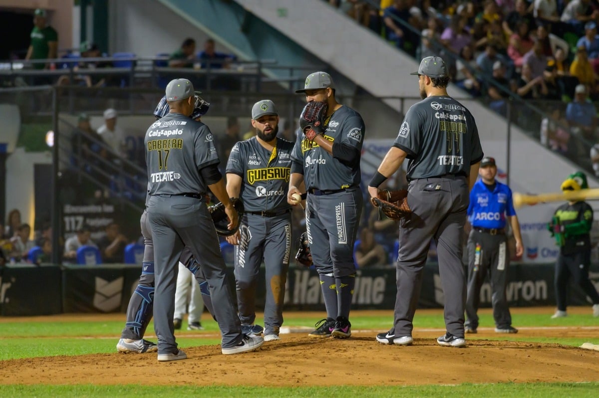 Beisbolistas de Cañeros de Los Mochis