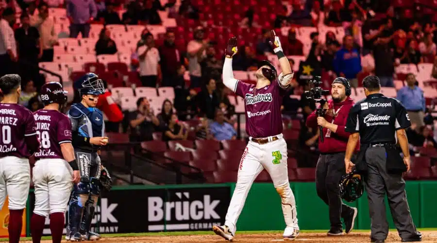 Beisbolista juega en Tomateros de Culiacán