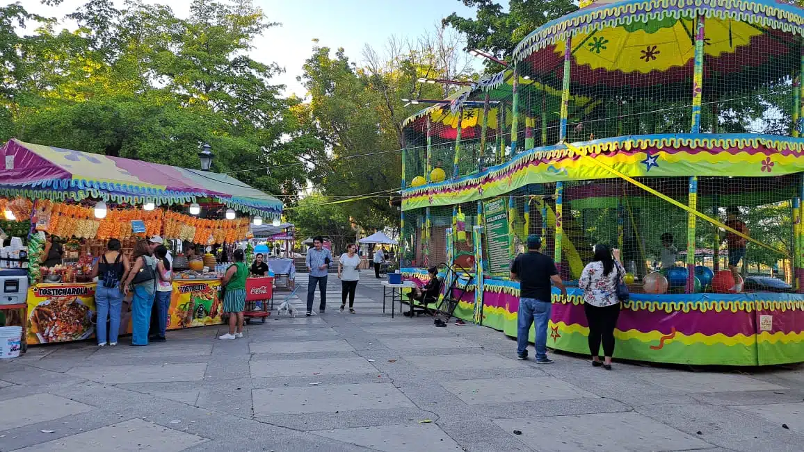 Comercios en la plazuela 27 de Septiembre