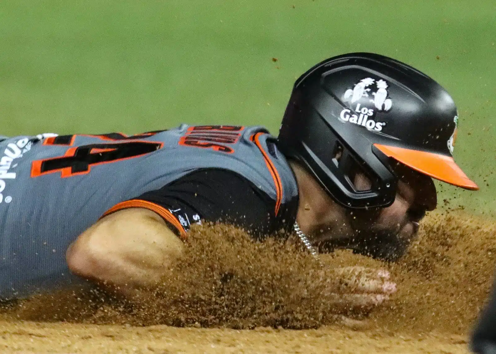 Con casta de campeón, Naranjeros resucita y empareja la serie ante Venados de Mazatlán