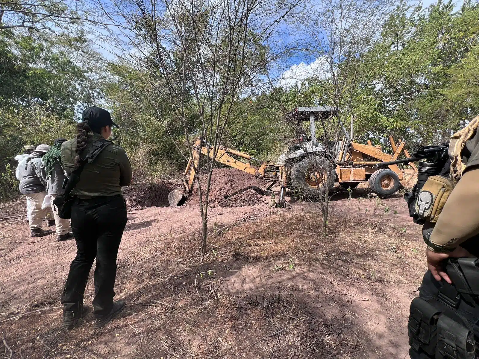 Confirman que fueron restos óseos de tres personas los localizados en segunda fosa en Mazatlán