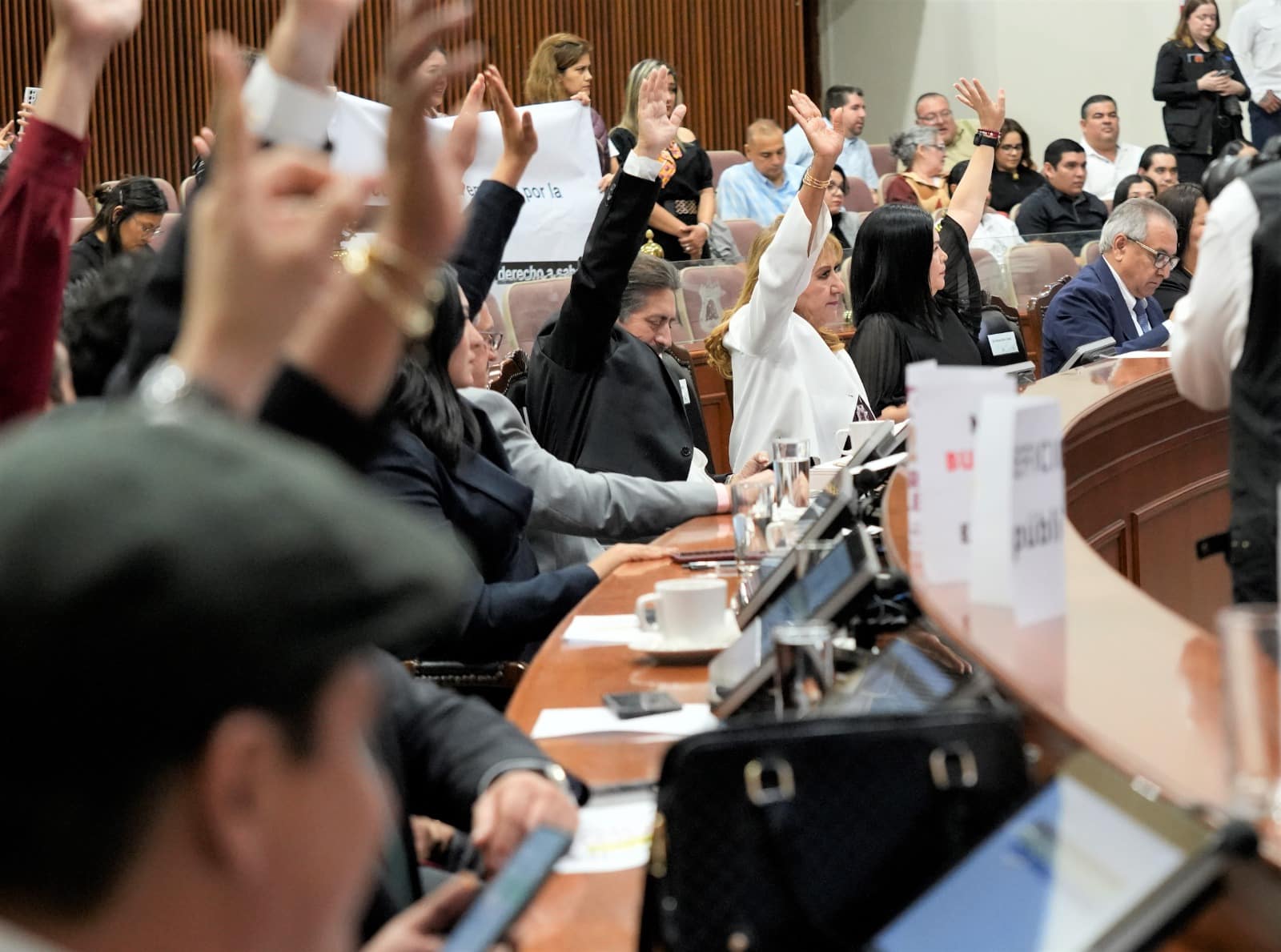 Diputados del Congreso de Sinaloa aprueban reforma en varios artículos de la Constitución Política de los Estados Unidos Mexicanos