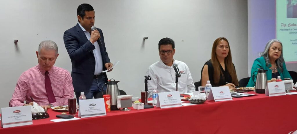 Constructores de Culiacán se reúnen con diputados para pedir reformar la Ley de Obras Públicas