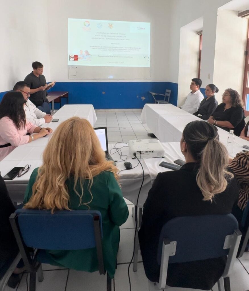 Facultad de Ciencias Económicas y Administrativas (FCEA) de la Universidad Autónoma de Sinaloa (UAS) consultando dicho proyecto con las demás organizaciones participantes.