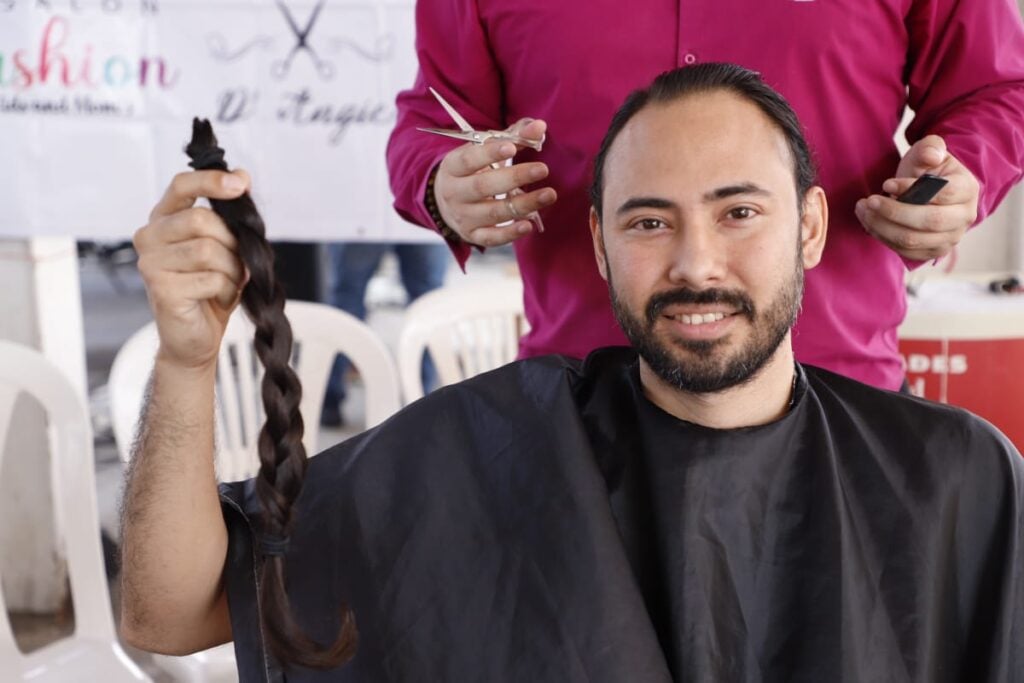 Corte de trenza para pelucas oncológicas