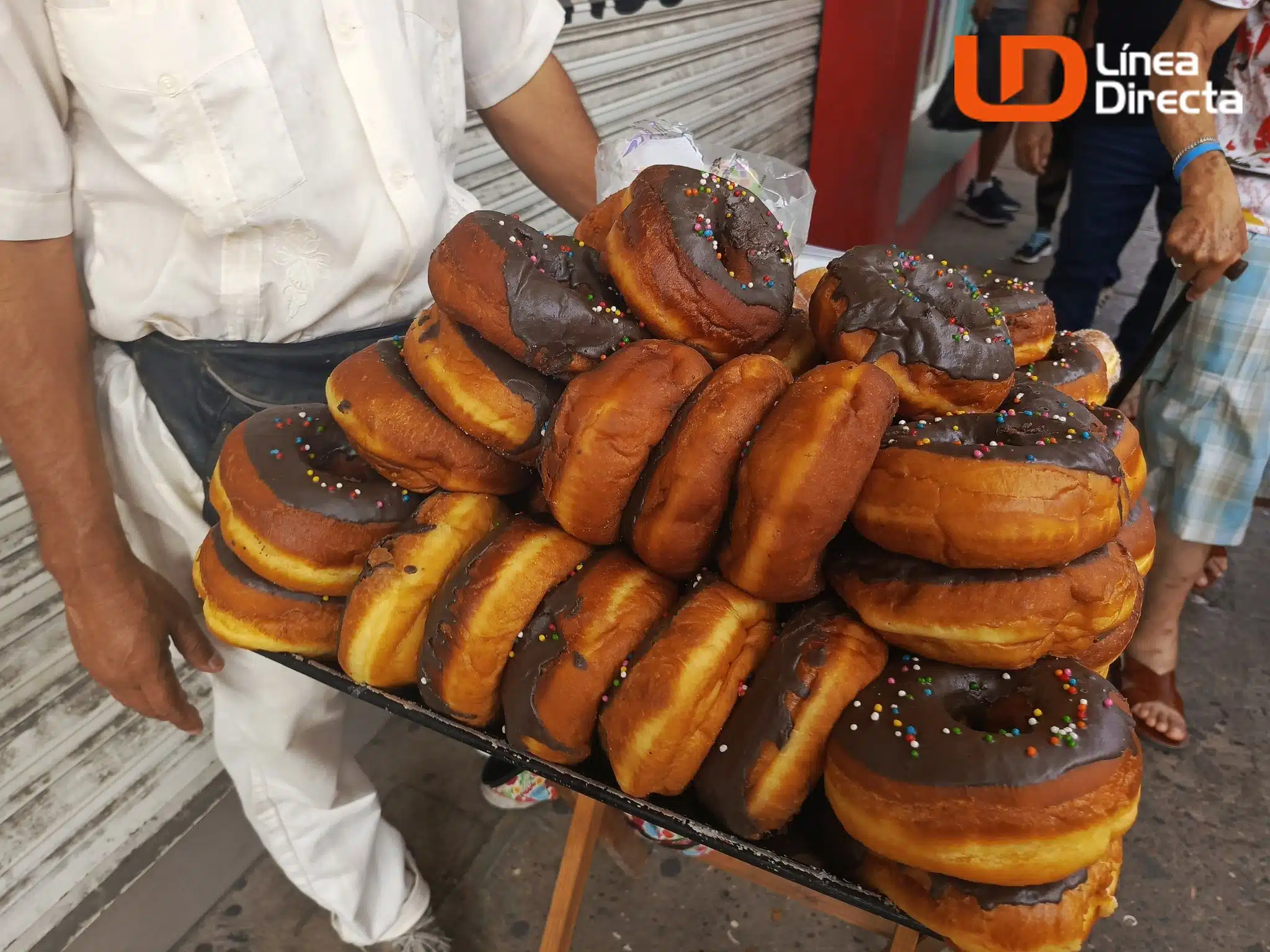 Cuántas vas a querer, las donas gigantes que venden en Mazatlán