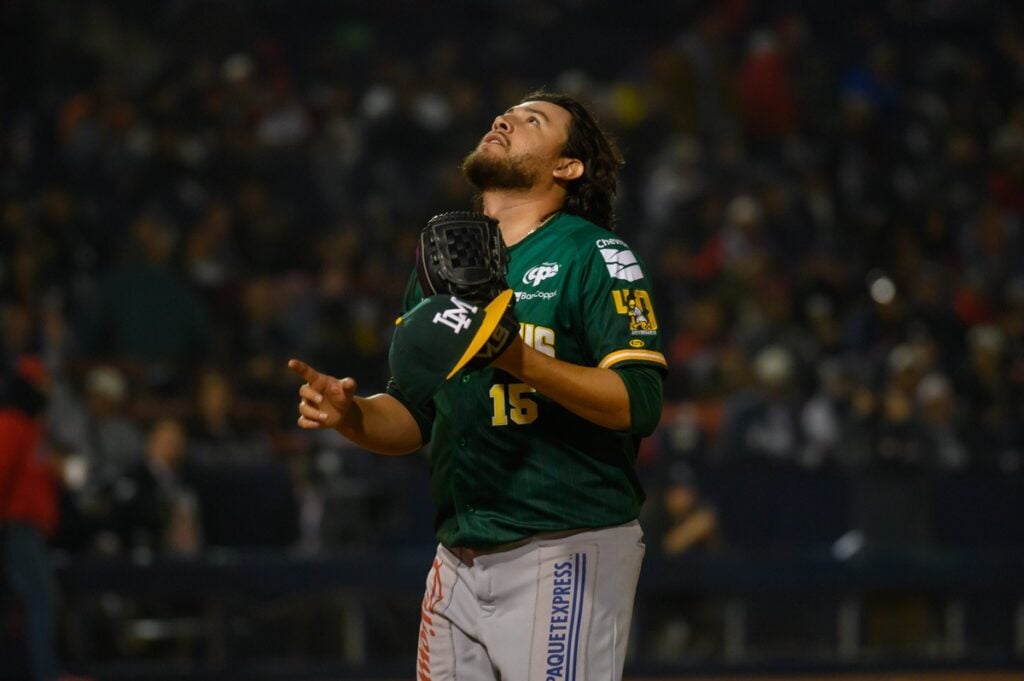 Darel Torres sigue en gran forma y lanzó 6 innings de una carrera en la frontera