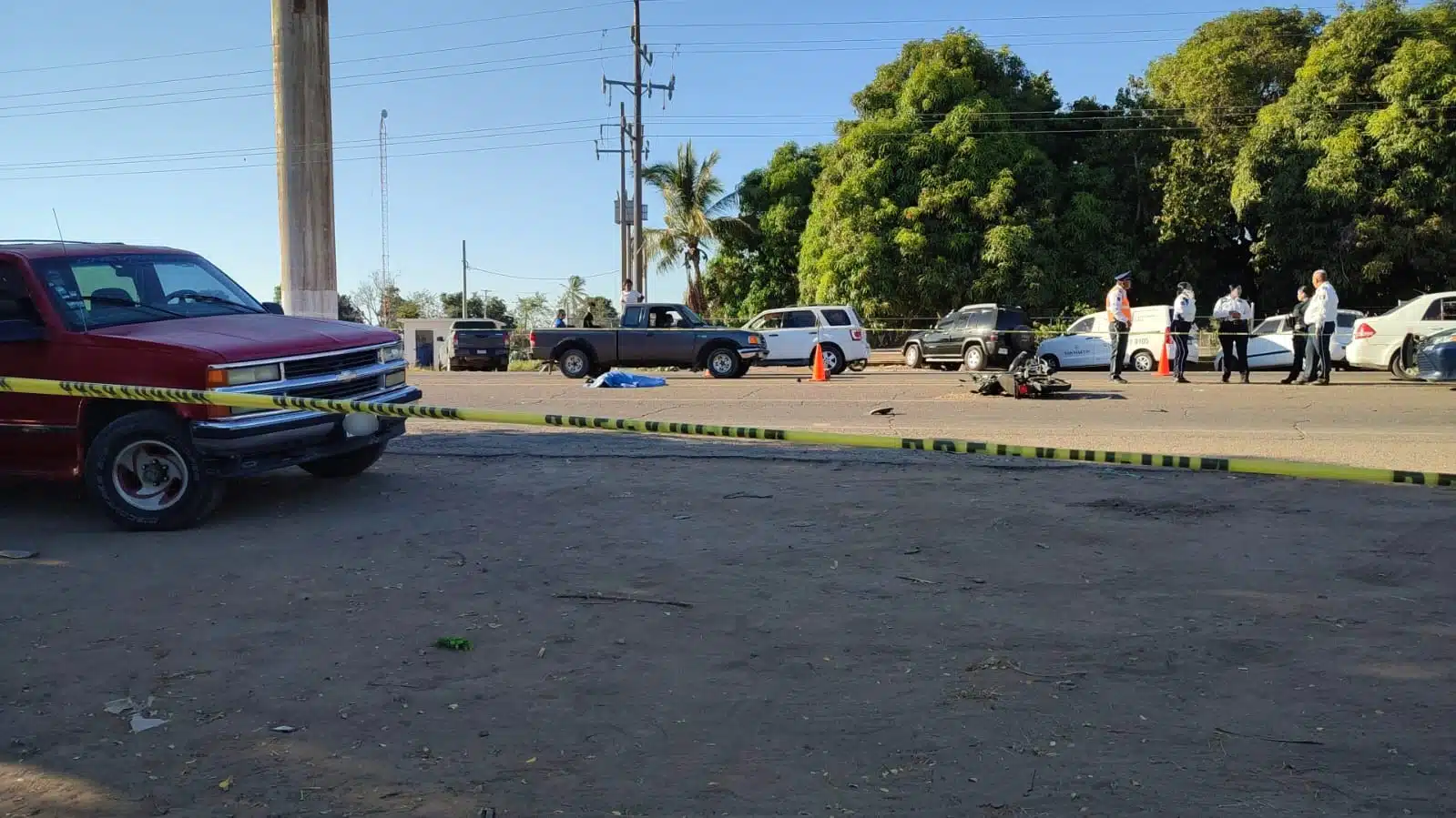 Zona acordonada donde perdió la vida el motociclista en el accidente.