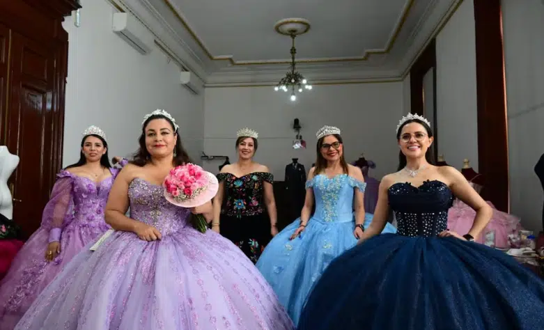 Diputadas de CDMX se visten de quinceañeras para impulsar el talento de diseñadores locales