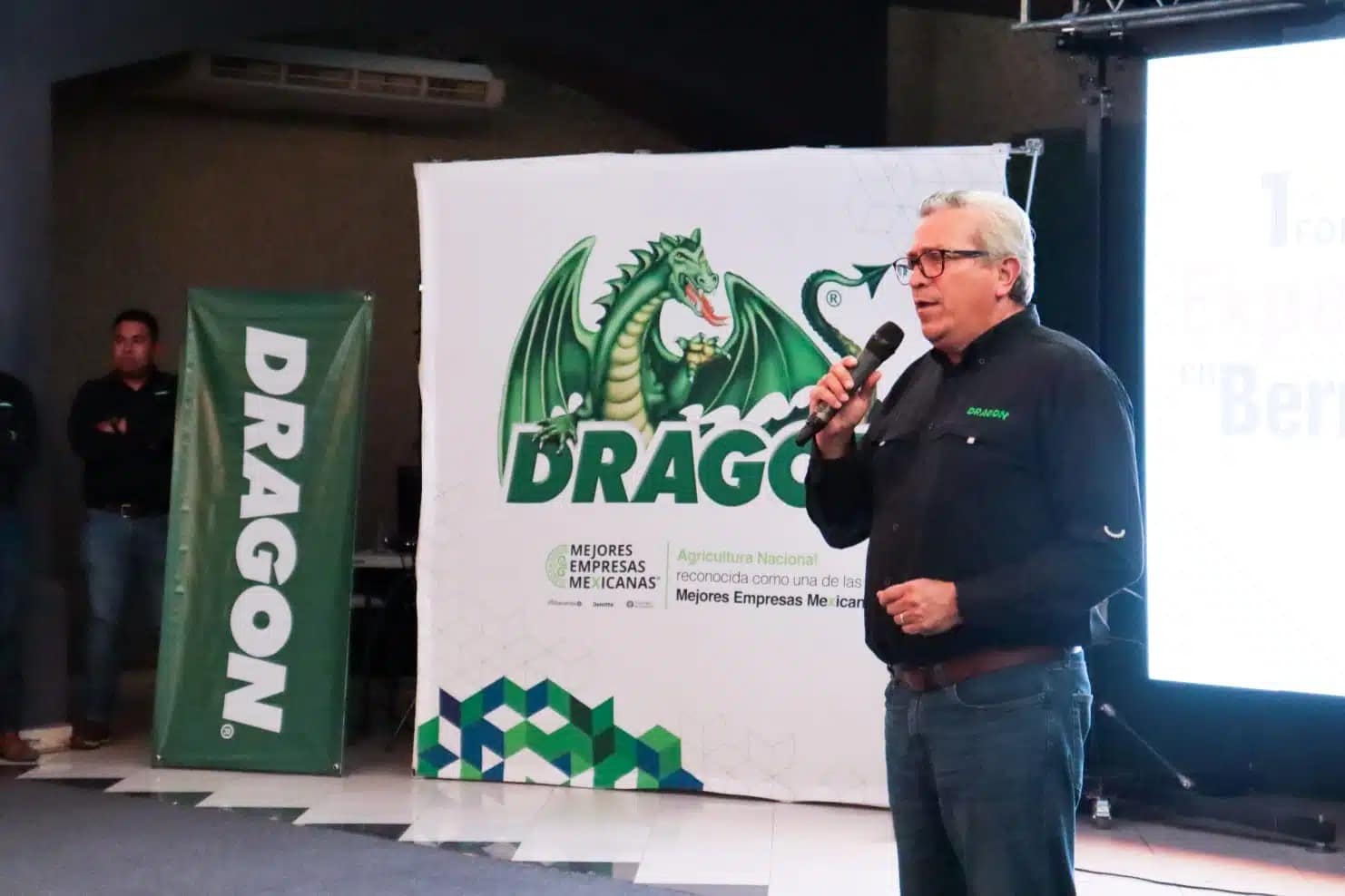 Director comercial de la empresa Dragón, Luis Eduardo González Cepeda.