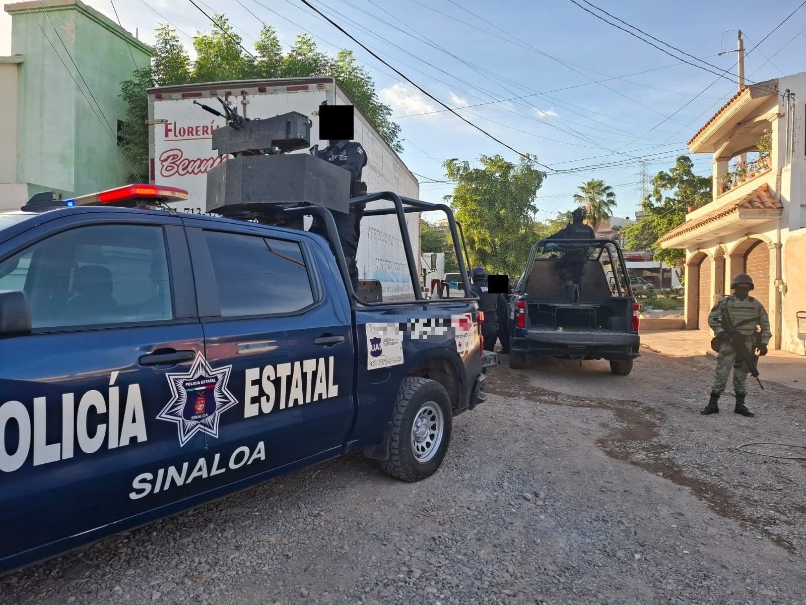 Asesinan a cinco personas, “levantan” a ocho y se roban 14 vehículos el jueves en Sinaloa