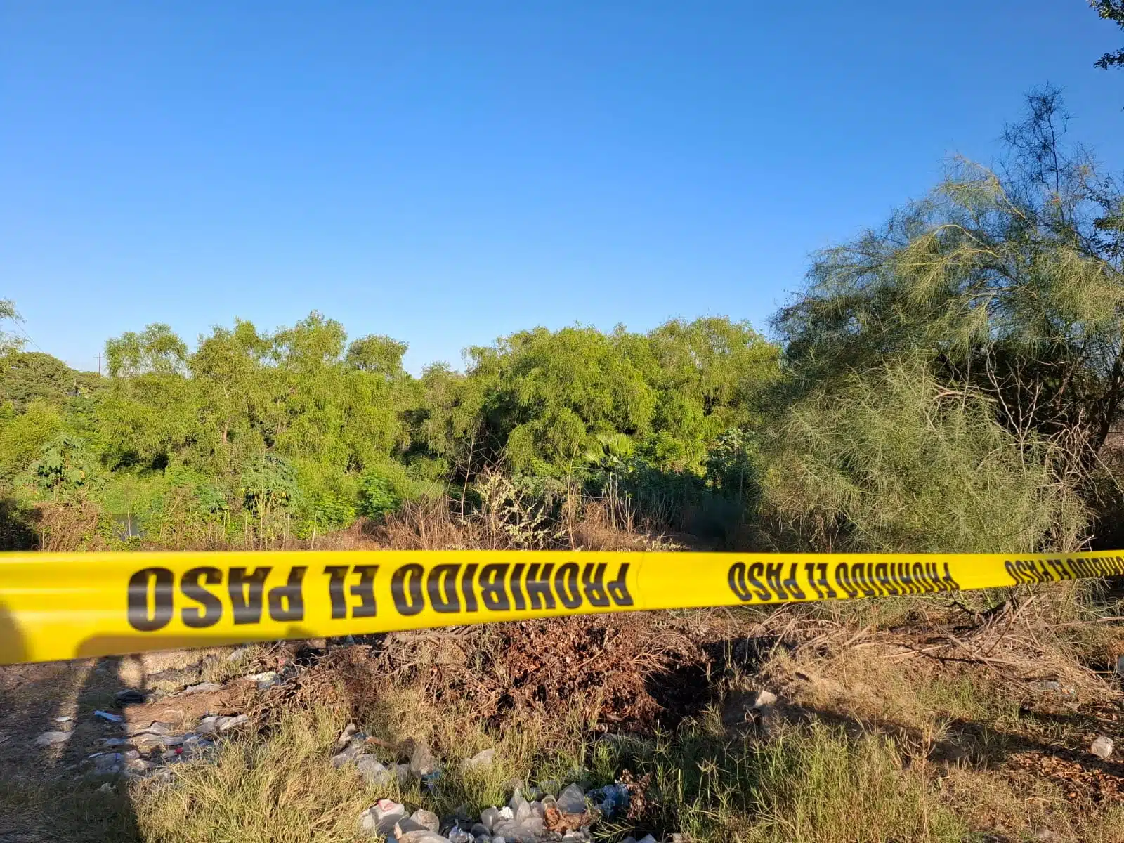 Encuentran a un hombre sin vida en aguas del río Tamazula en Culiacán