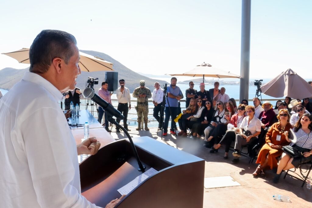 Feliciano Castro Meléndrez estuvo da una declaración durante el Foro Migrante Sinaloa