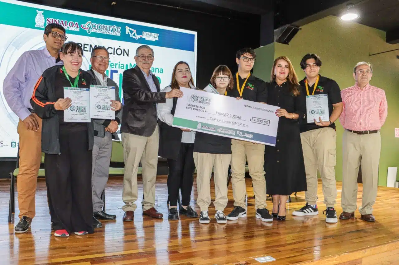 Jóvenes participantes de la Feria Mexicana de Ciencias e Ingenierías Sinaloa 2024.