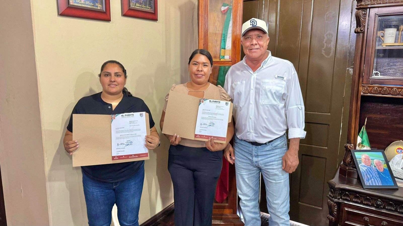 Gildardo Leyva toma protesta a titulares de Asuntos Indígenas y Deporte de El Fuerte