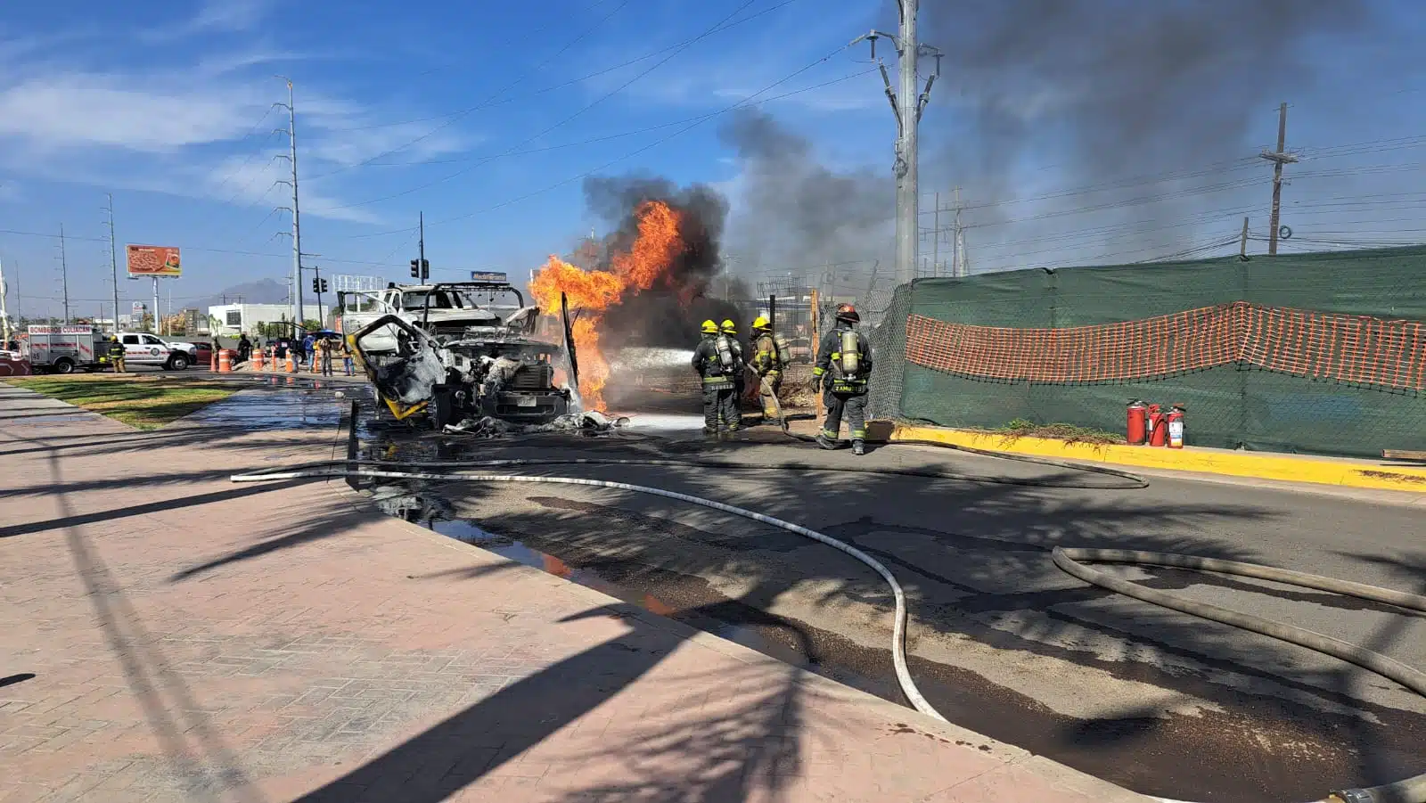 INCENDIO GRÚA CULIACÁN (2)