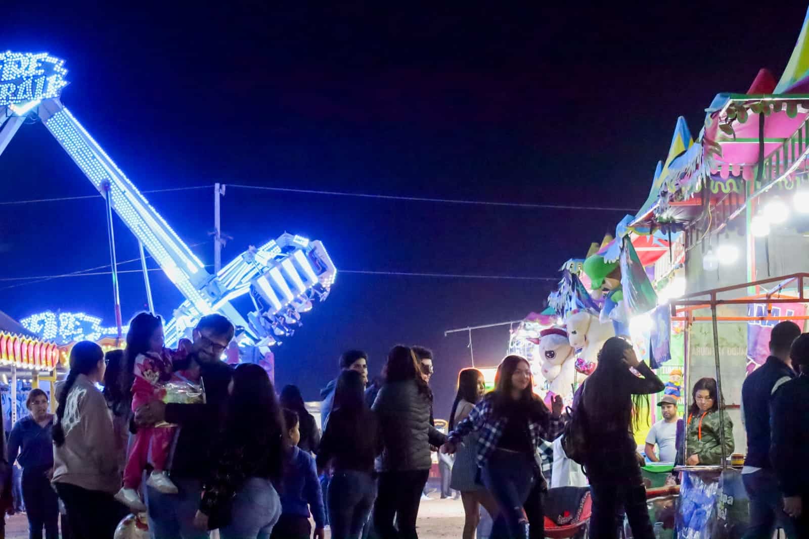 Juegos mecánicos en la Feria Canaco 2024 de Los Mochis