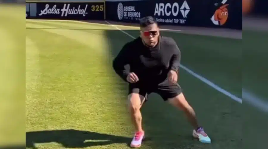 Isaac Paredes entrenando en el estadio Fernando Valenzuela.