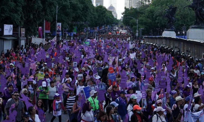 ¡Con mil 500 asistentes! Reportan saldo blanco en la marcha del 25N en CDMX