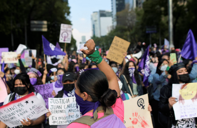 25N: Marchan en la CDMX por la erradicación de la violencia contra las mujeres