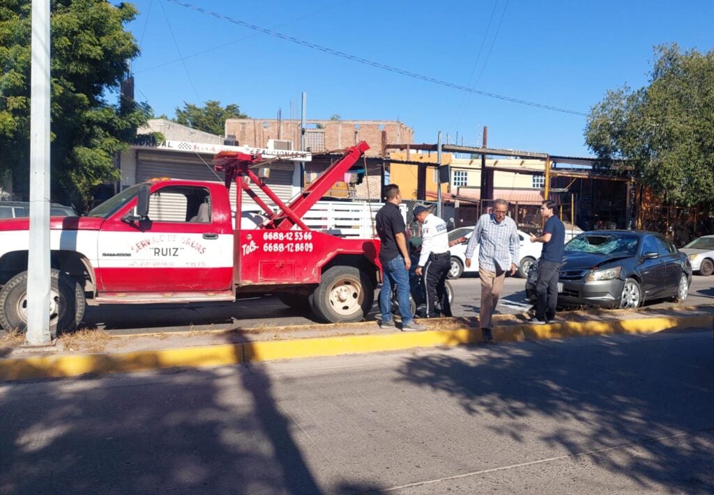 Motociclista queda gravemente herido tras sufrir accidente en Los Mochis 