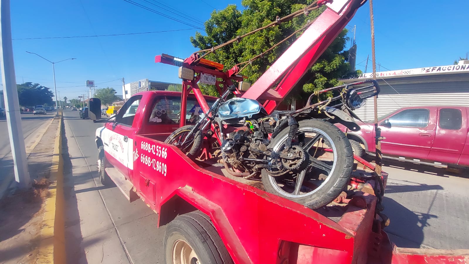 Motociclista queda gravemente herido tras sufrir accidente en Los Mochis