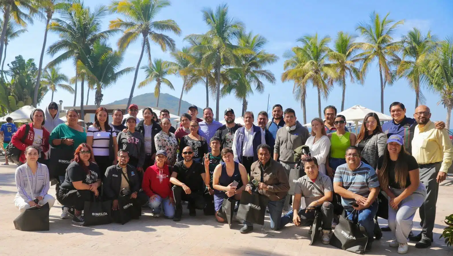 Periodistas procedentes de Durango y Coahuila visitando el puerto de Mazatlán.