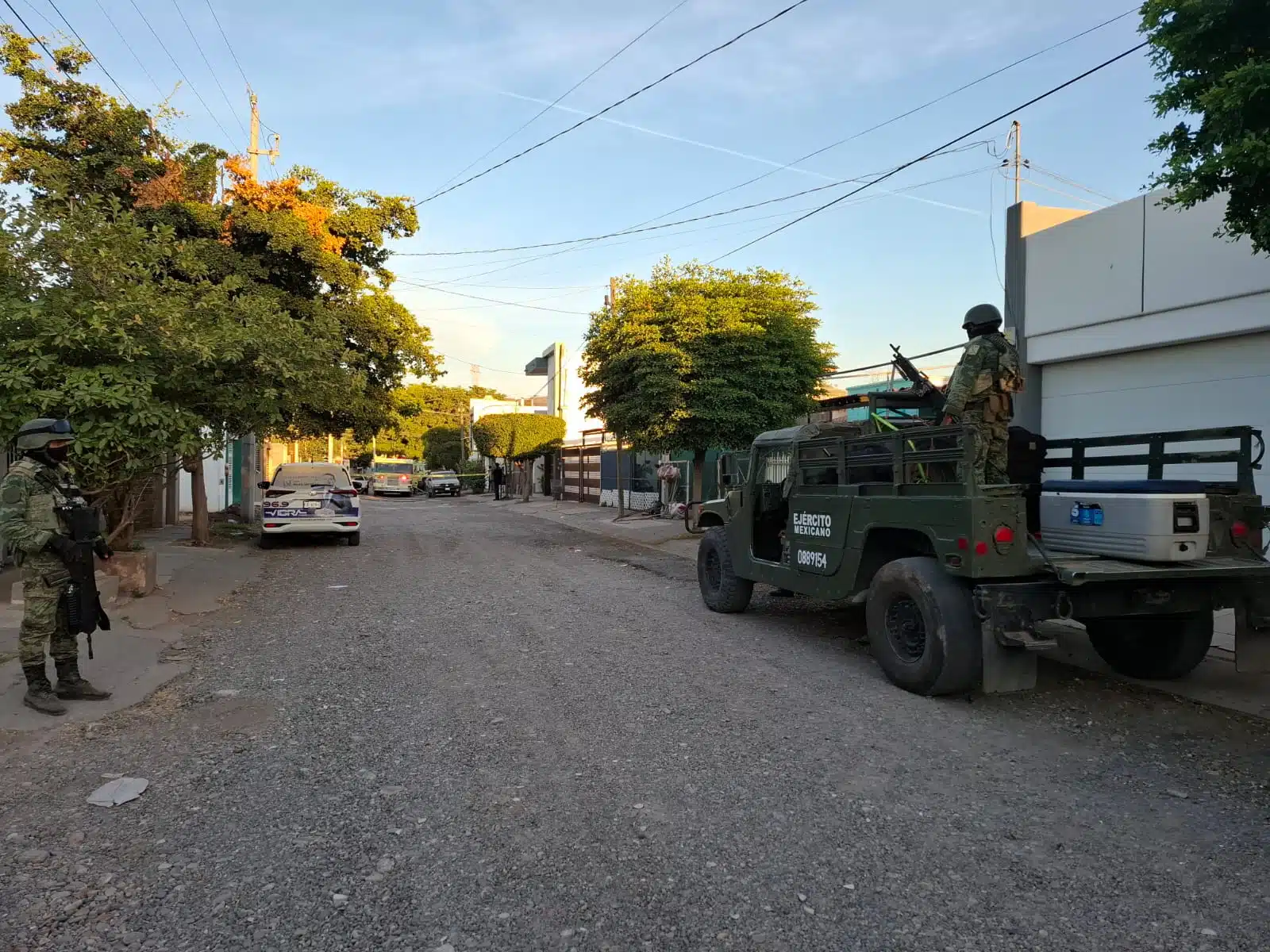 Elementos del Ejército, PEP y Bomberos en el lugar de los hechos.