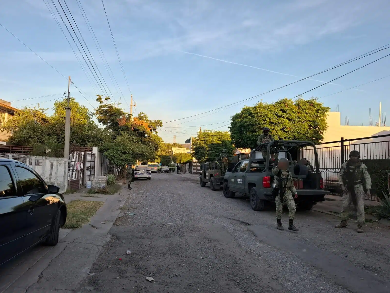 Elementos del Ejército, PEP y Bomberos en el lugar de los hechos.