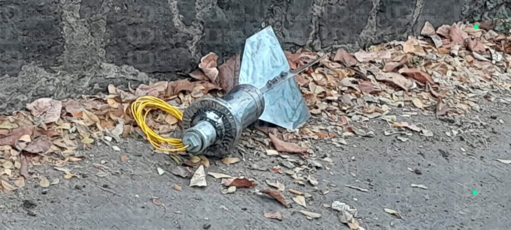 Encontrado en el interior de una mochila y con forma de hélice