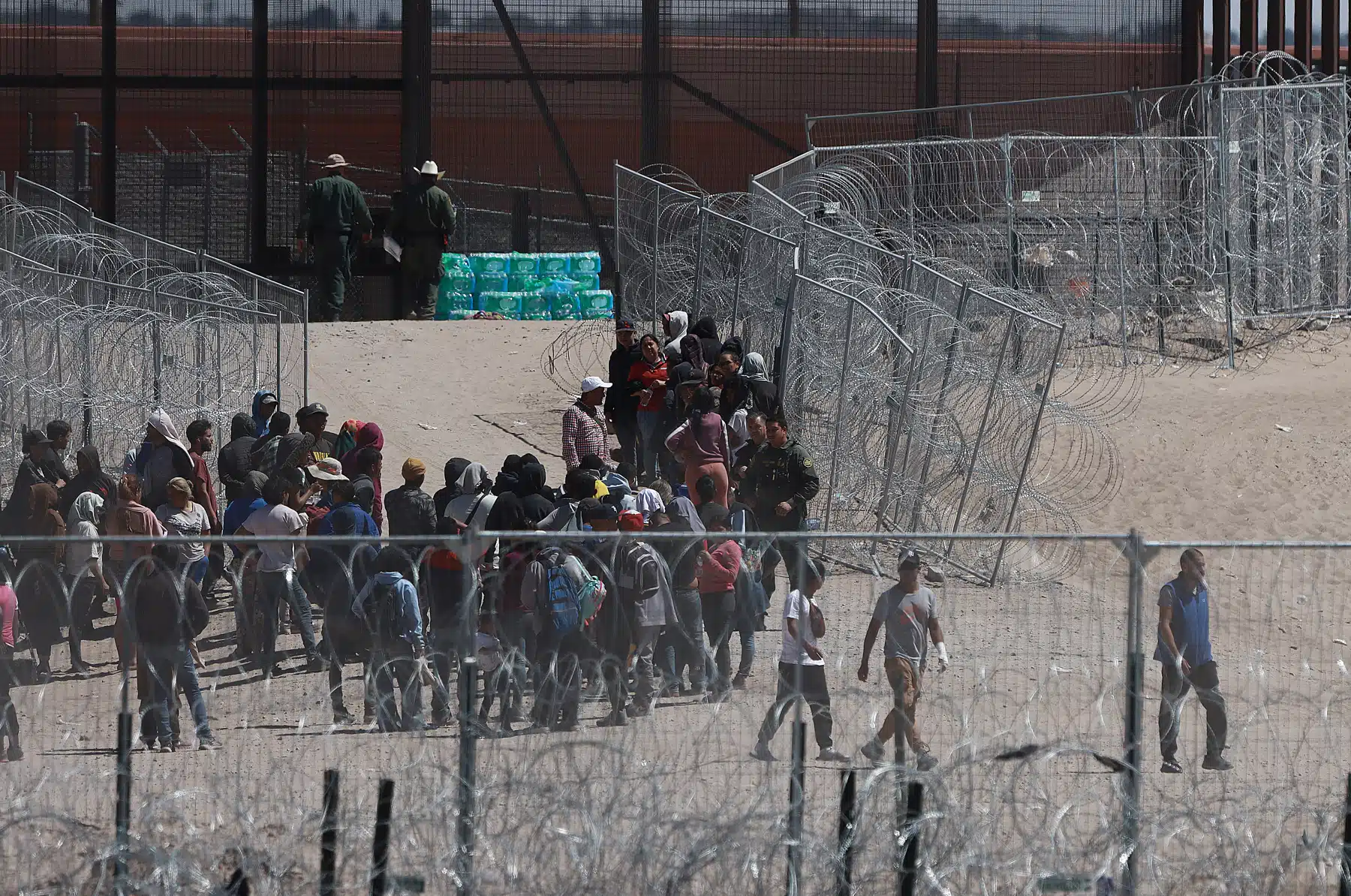 Texas cede más de 500 hectáreas de terreno para construir centro de migrantes