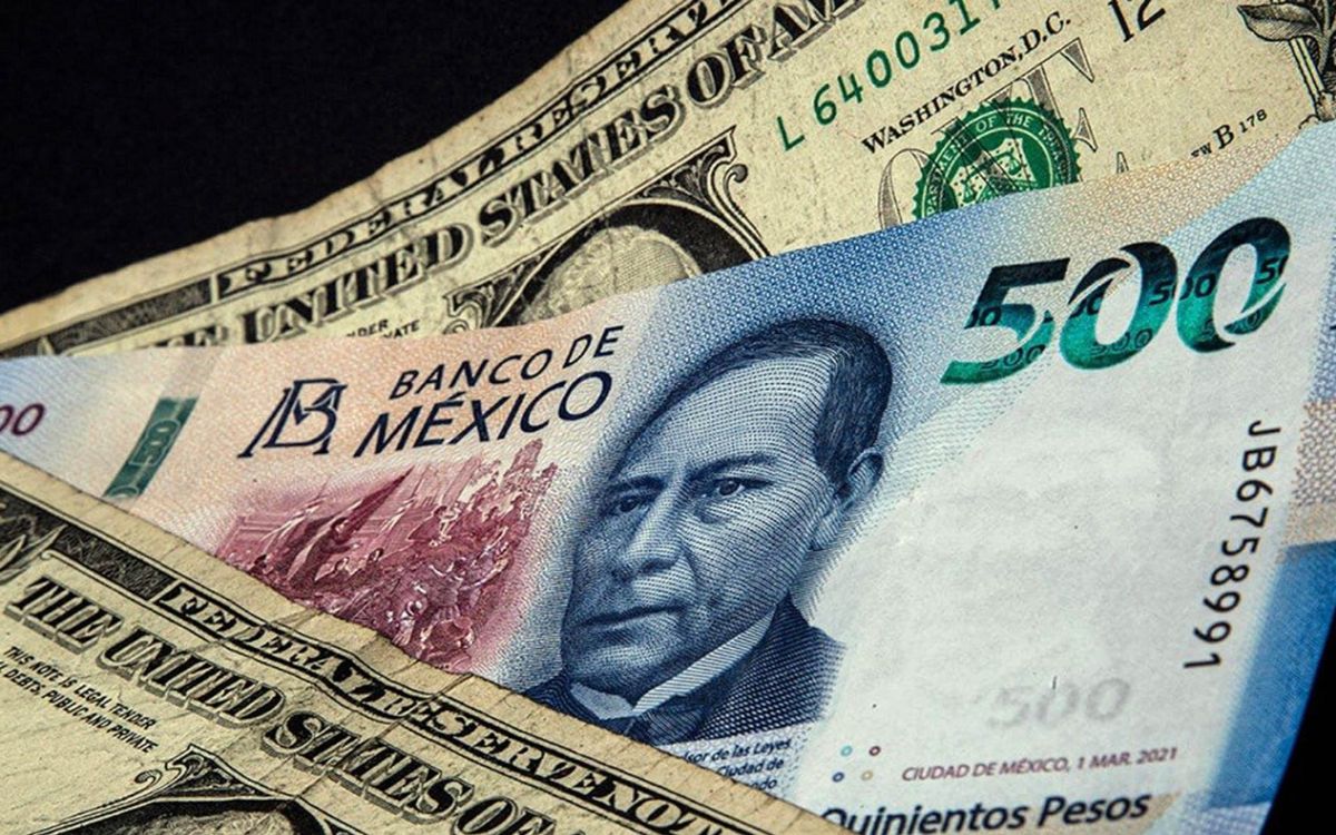 Trump amenaza con aranceles a México y el peso cae a 20.73 por dólar