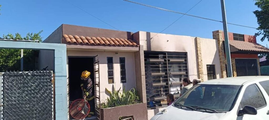 Una veladora en altar provoca un incendio en una casa de la colonia Santa Fe, en Mazatlán