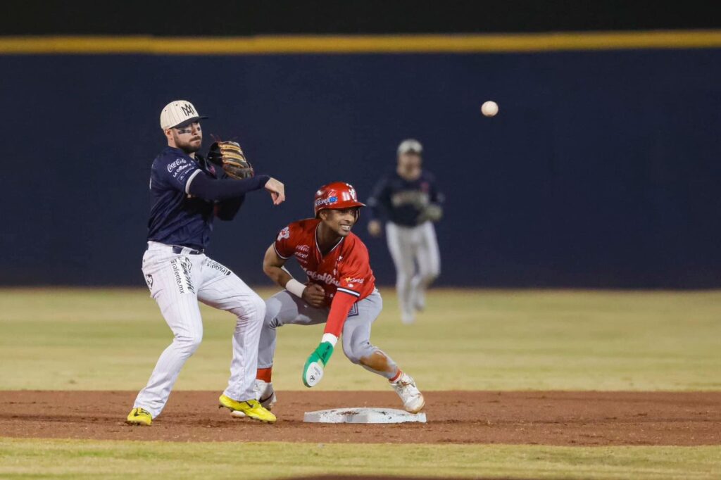 Juego entre Venados y Águilas en la segunda vuelta de la LMP.