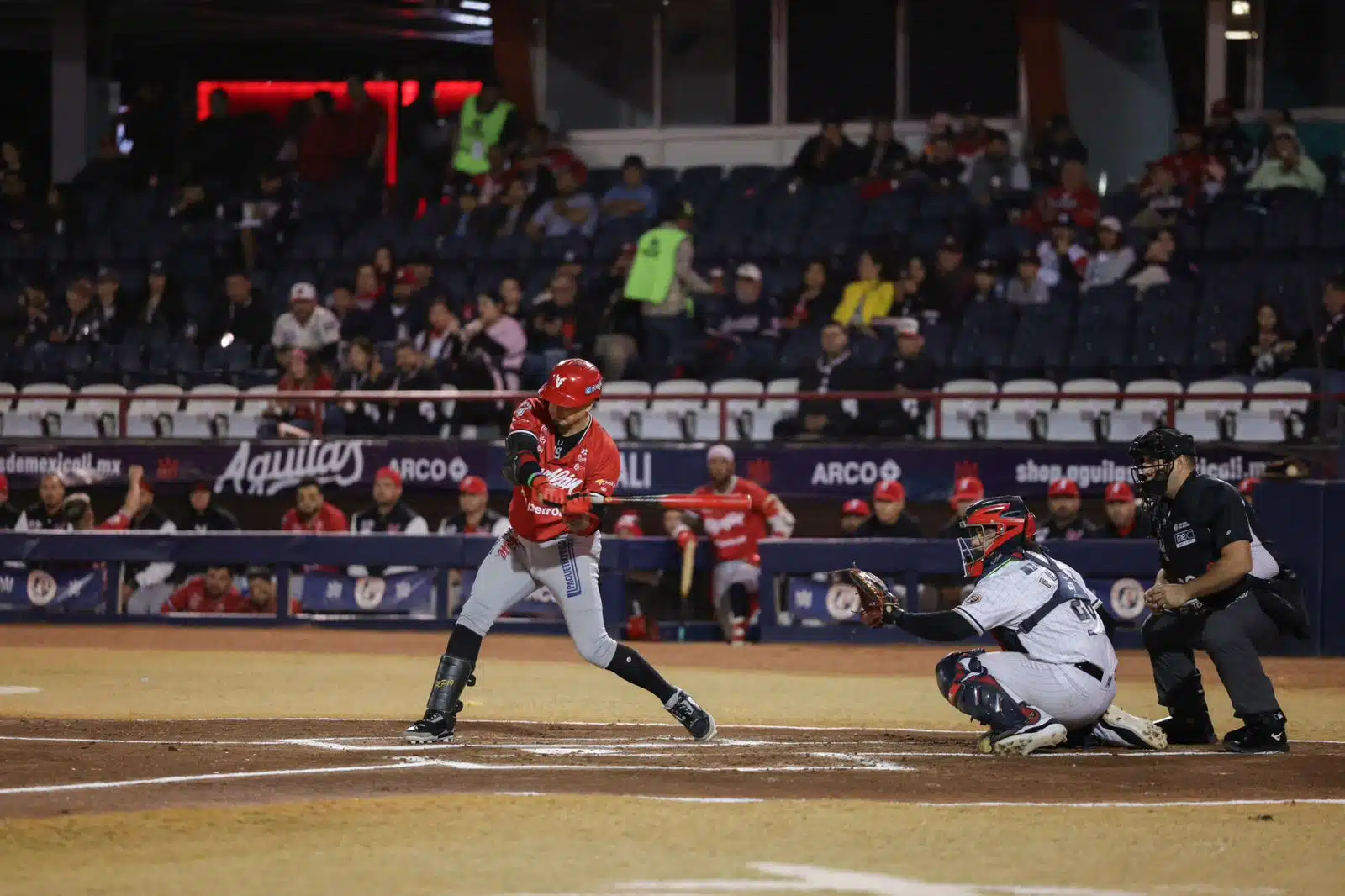 Juego entre Venados y Águilas en la LMP.