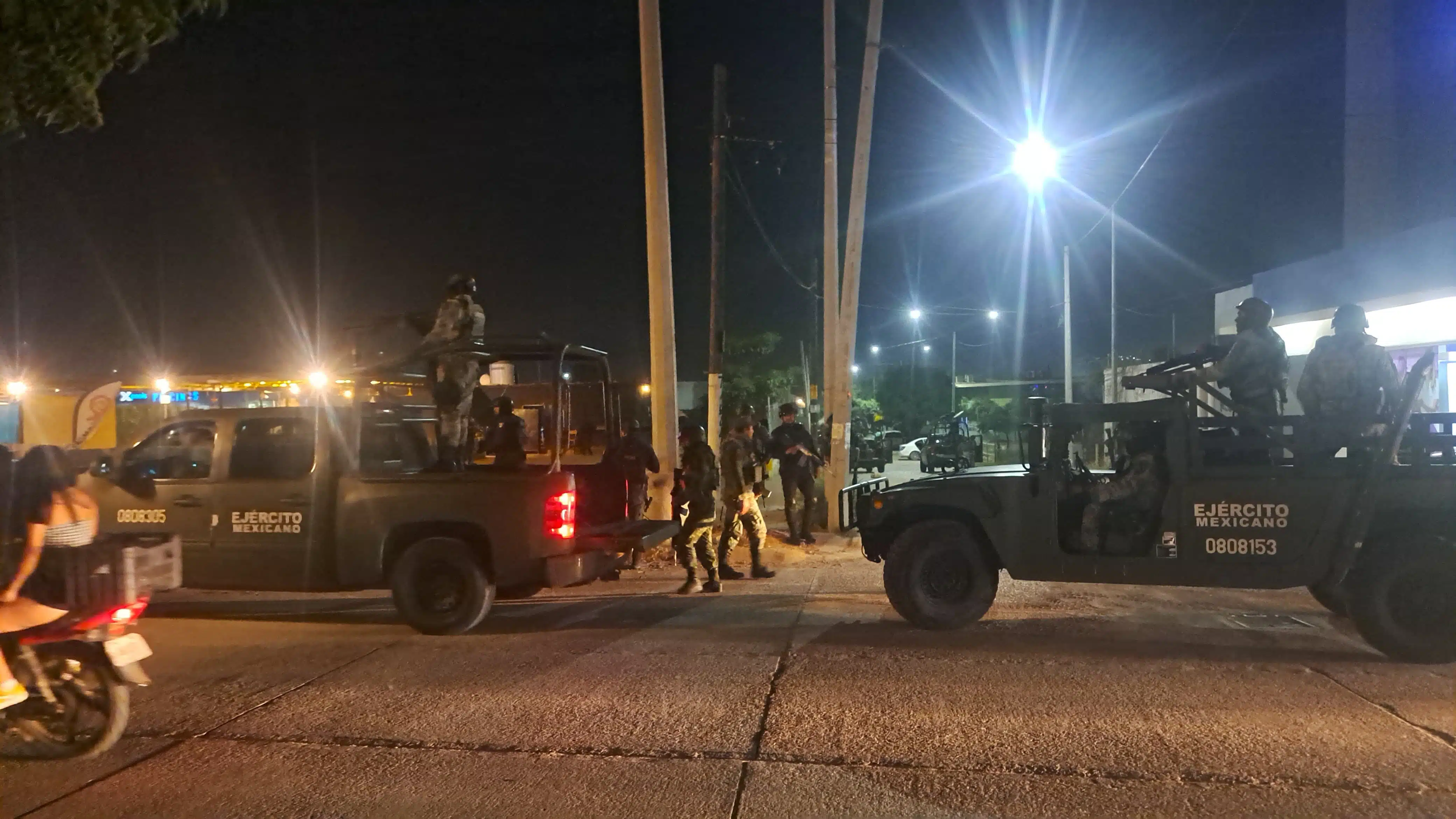 Militares contrarrestan agresión de civiles en el Fraccionamiento Las Mañanitas de Mazatlán