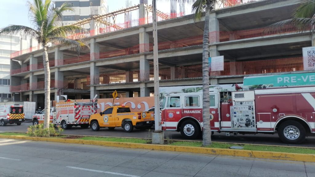 Camión de bomberos y Protección Civil