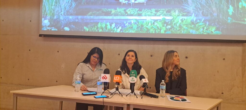 Bárbara Apodaca en rueda de prensa