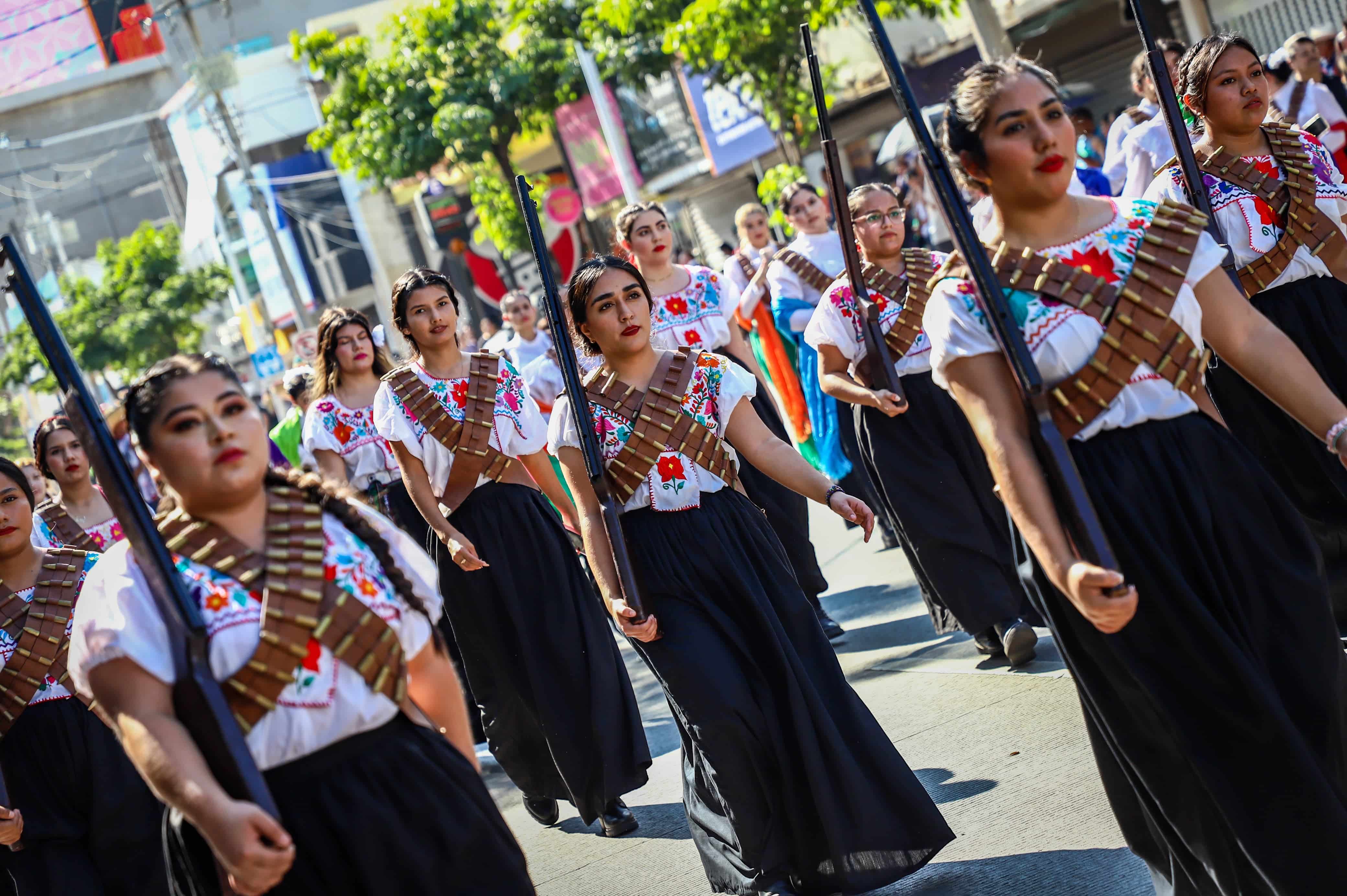 Desfile por el 20 de noviembre en Culiacán