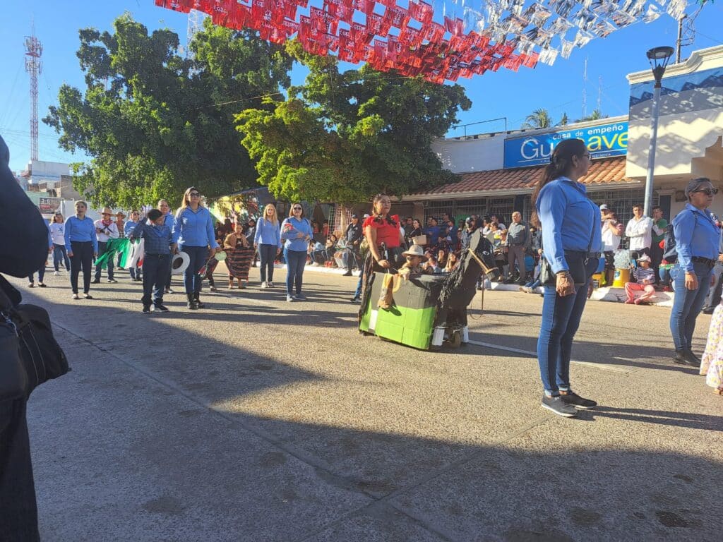 Desfile conmemorativo de aniversario